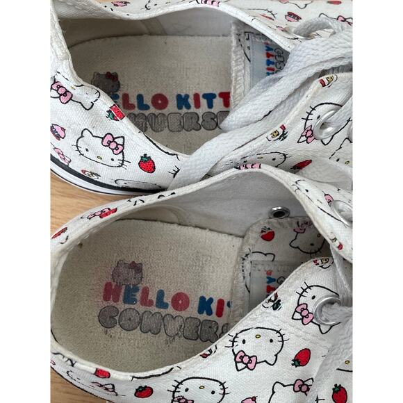 Hello Kitty x Chuck Taylor All Star Low - Picture 6 of 12